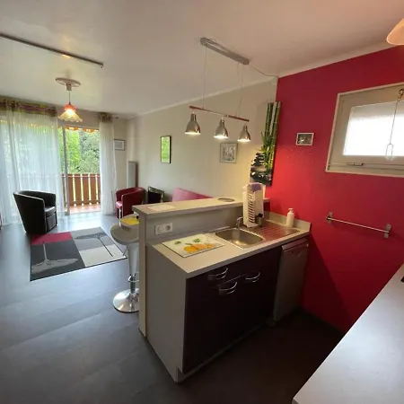 Calme A 2 Pas De La Avec Balcon Et Garage - Fr-1-550-17 Apartment Saint-Georges-de-Didonne